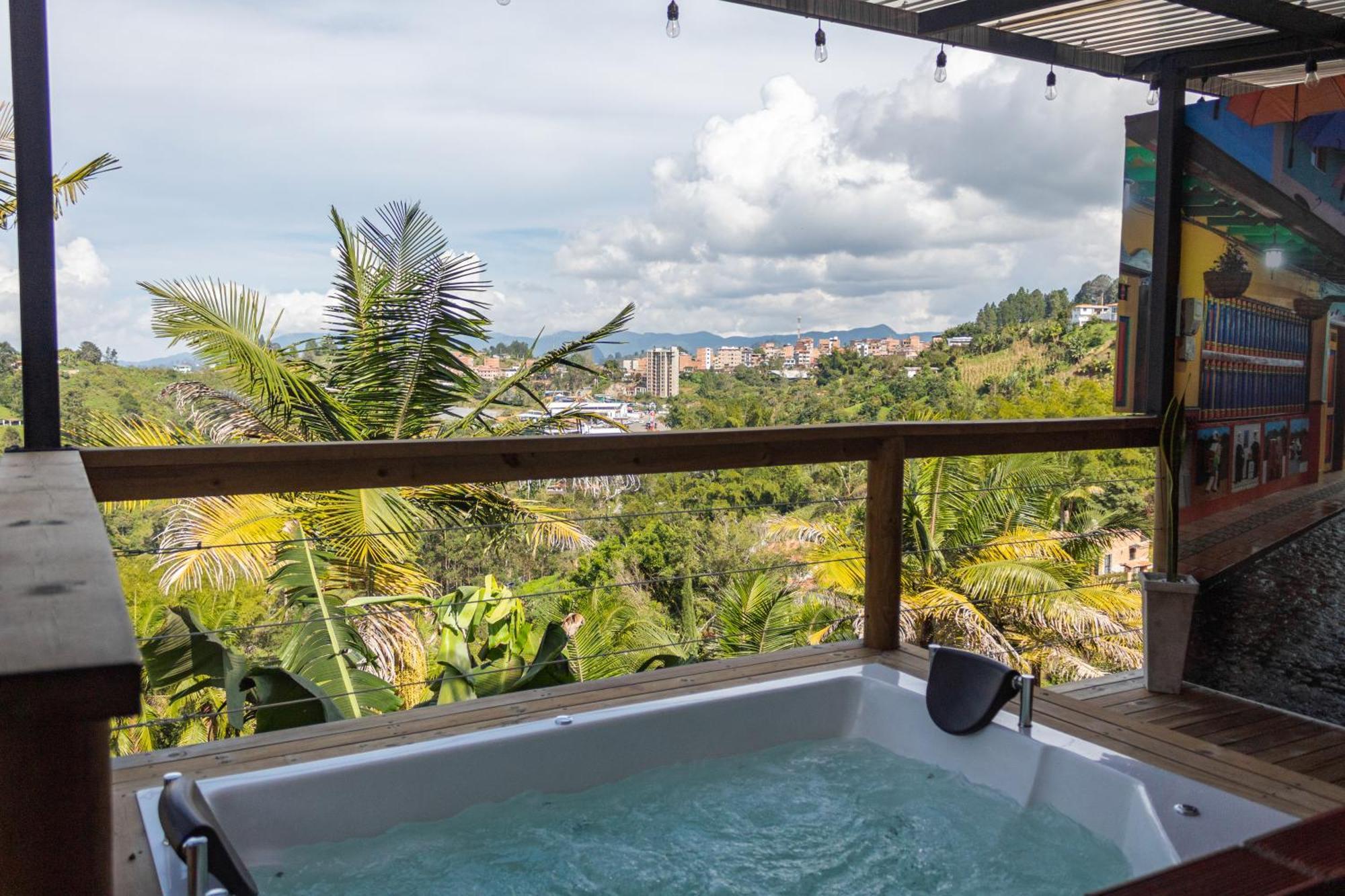 Mayka Con Jacuzzi Villa Guatape